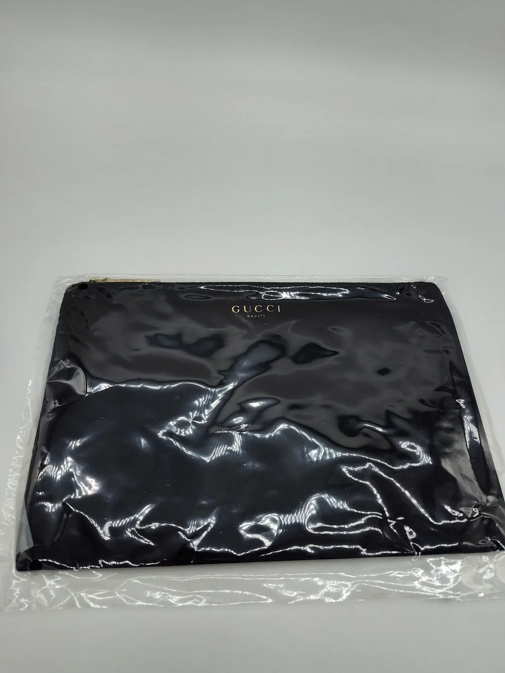 GUCCI Beauty Black Velvet Cosmetic Pouch Gold Zip Clutch Makeup Bag NIP